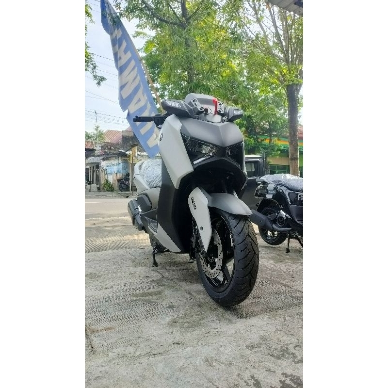Yamaha X-Max Conected