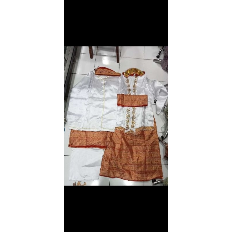 baju adatanak