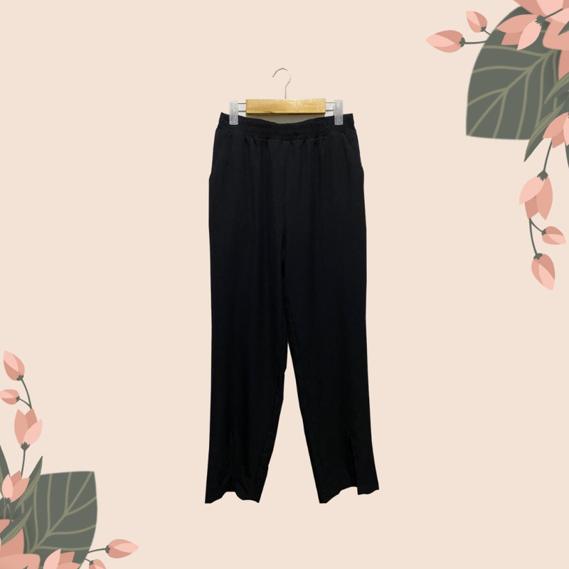 Celana Hitam