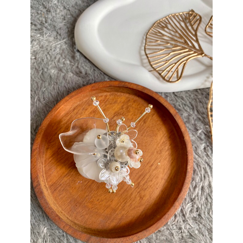 Clear Petals Brooch - Type C
