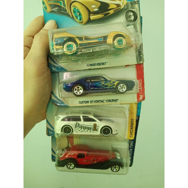 mainan mobil hot wheel