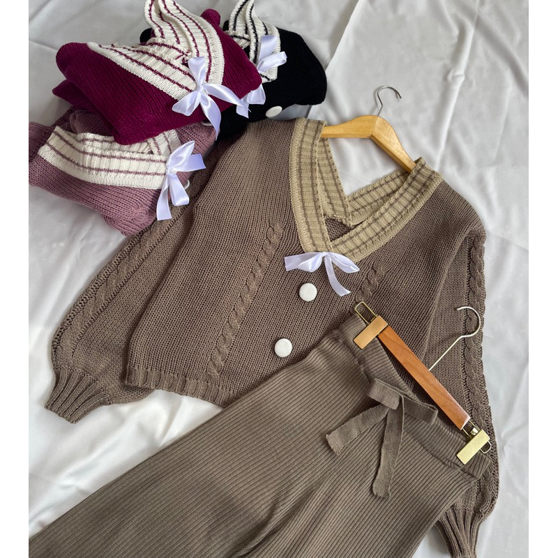 ONE SET STEVANI