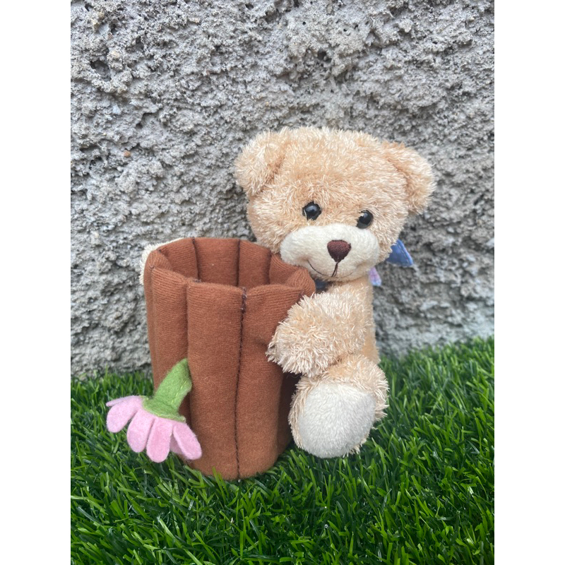 vas bunga boneka