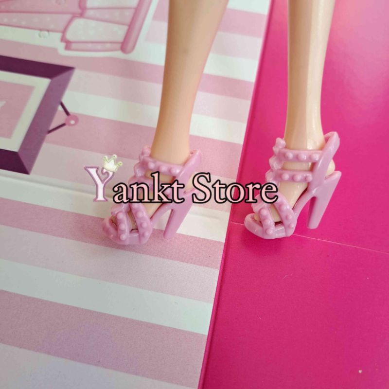 Sepatu Boneka Berbi Sepasang
