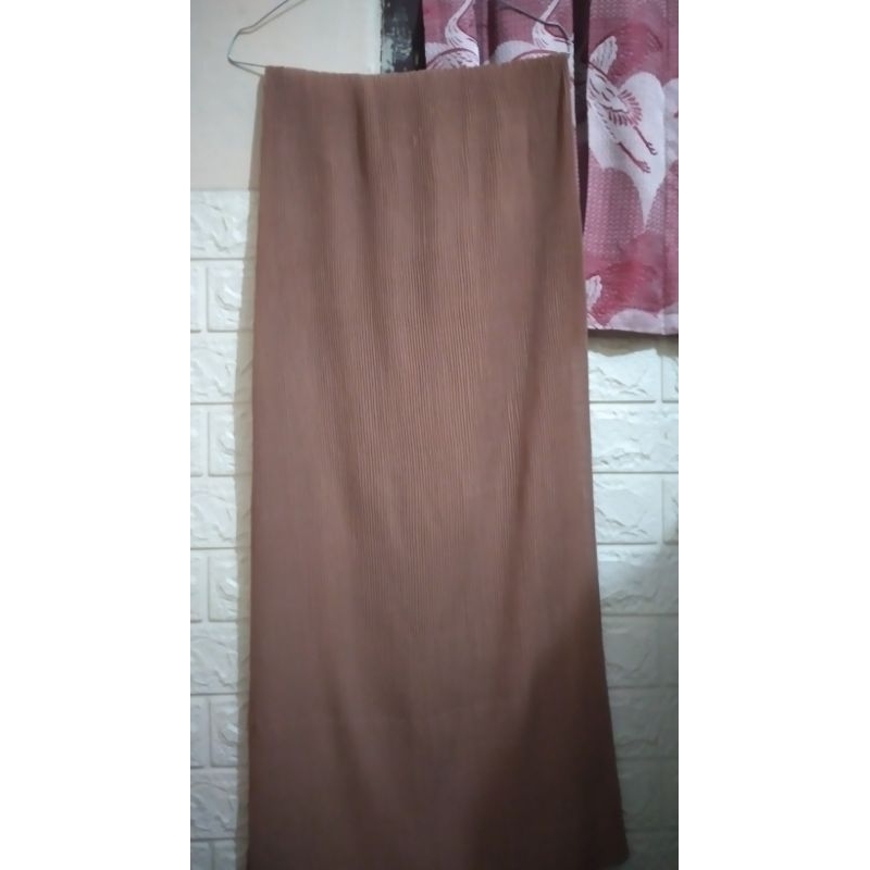 Preloved Kerudung Pashmina Plisket