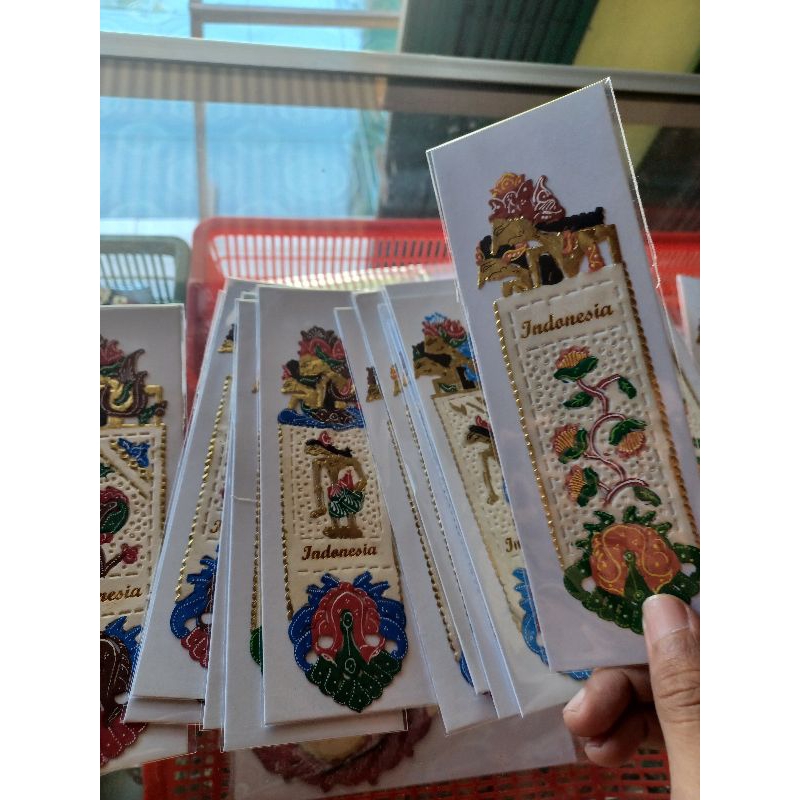 pembatas buku alusan