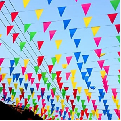 bendera segitiga warna warni acara karnaval