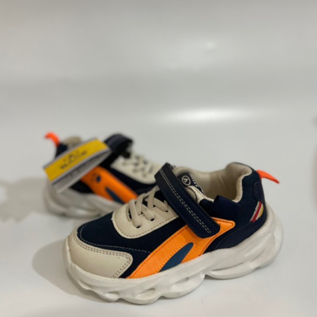 Sepatu anak DAN’s