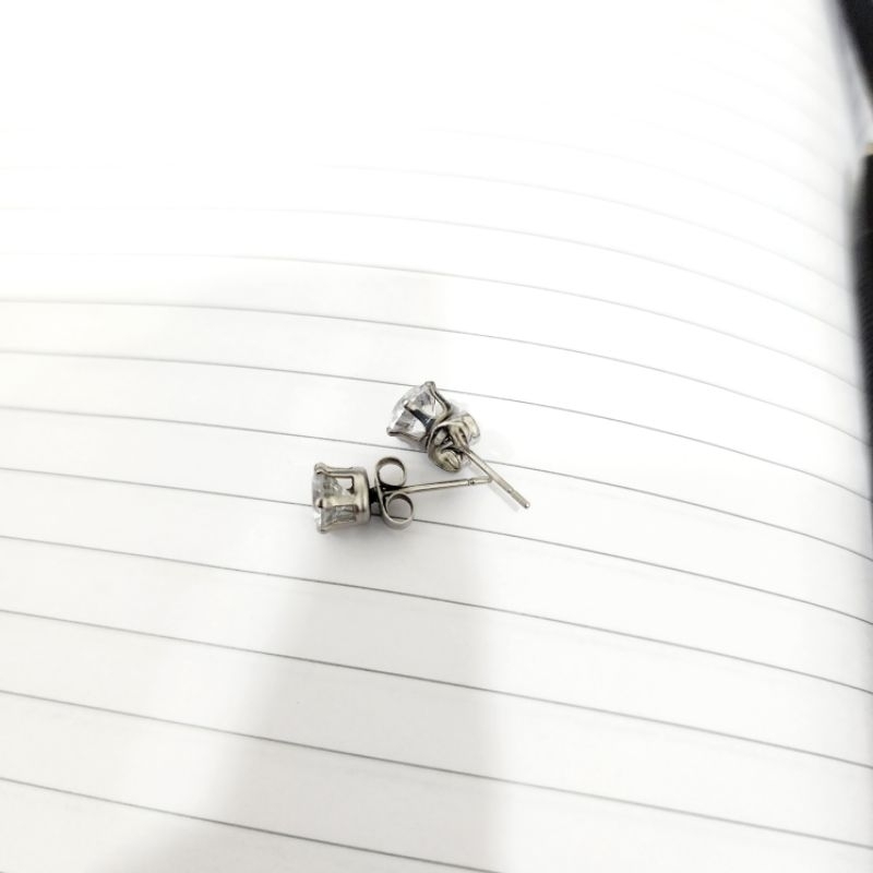 Anting Tindik Titanium