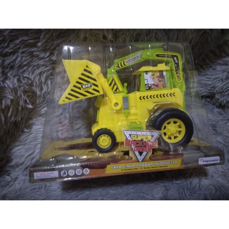 Mainan mobil truk