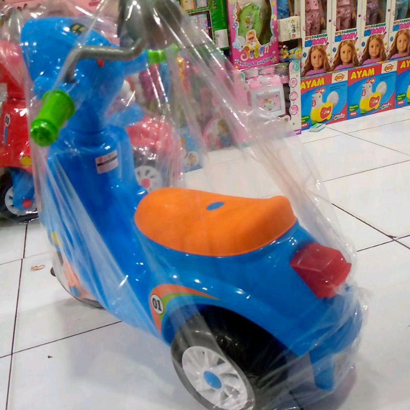 Vespa mini back