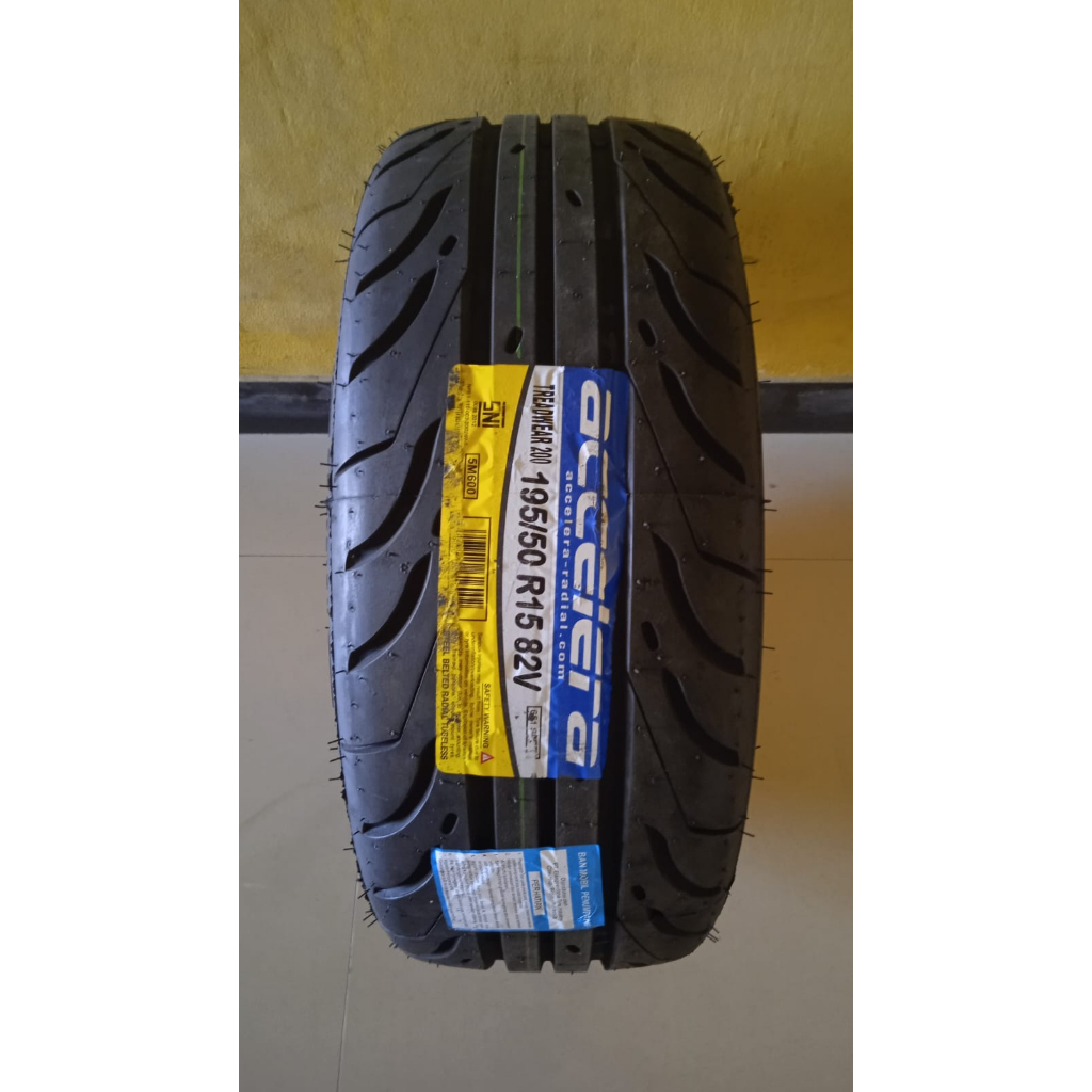 SEMISLICK ACCELERA (651) 195/50 R15