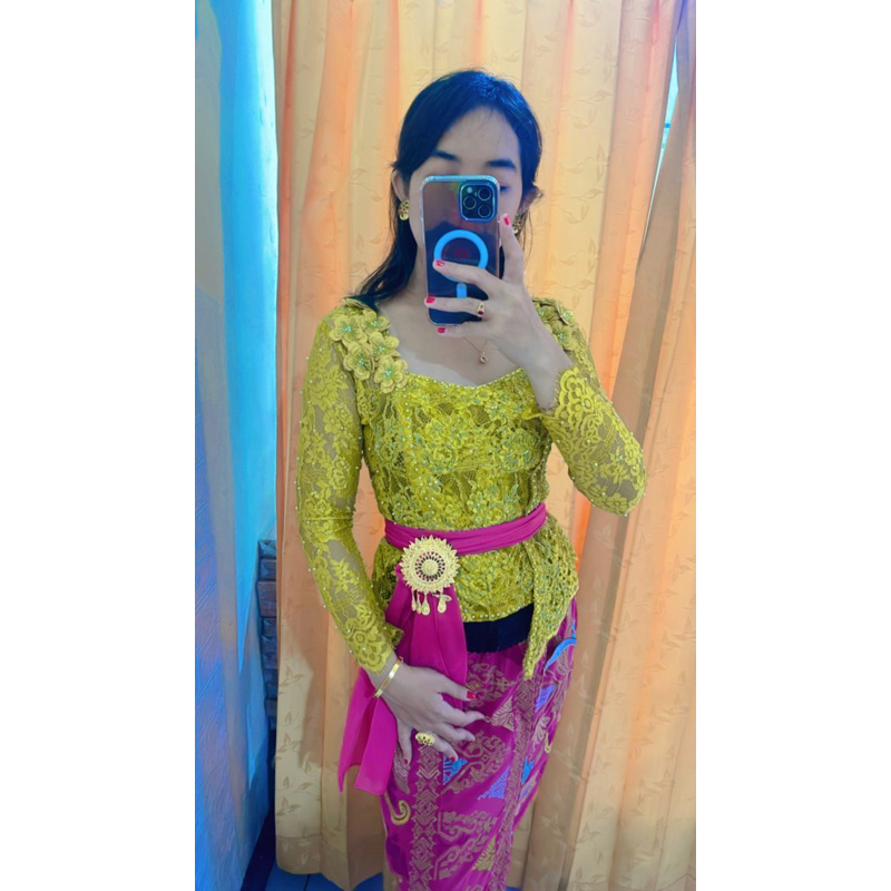 kebaya modifikasi bunga satu
