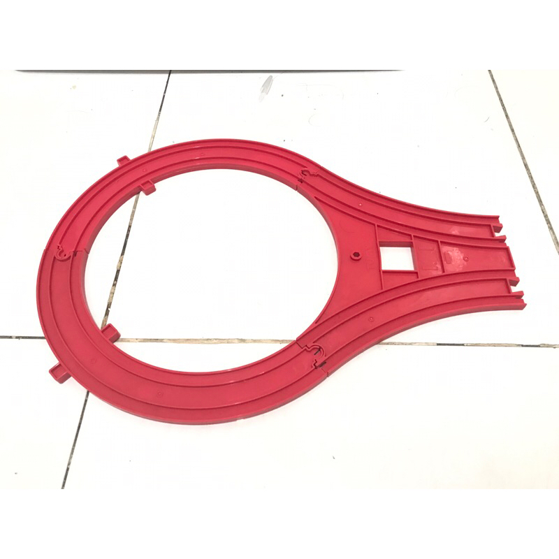 track tomica bulat