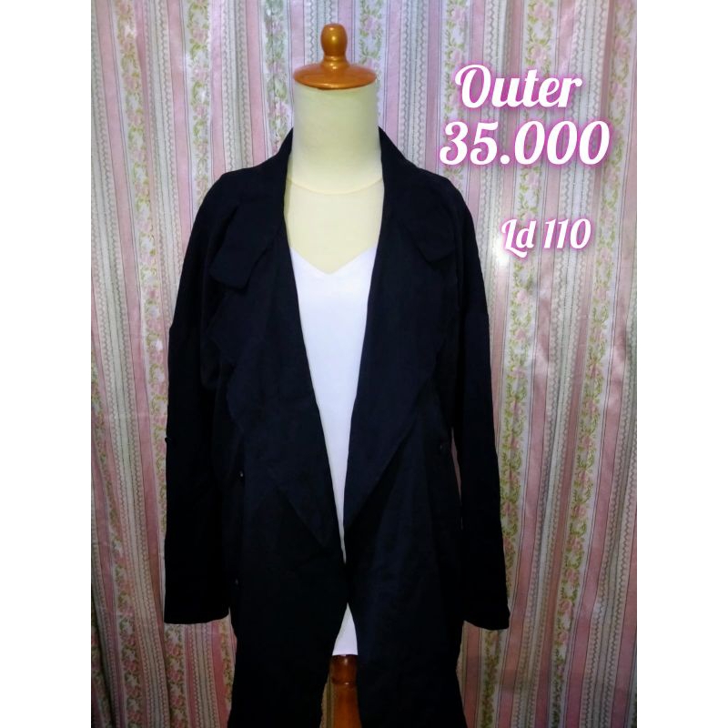 outer hitam
