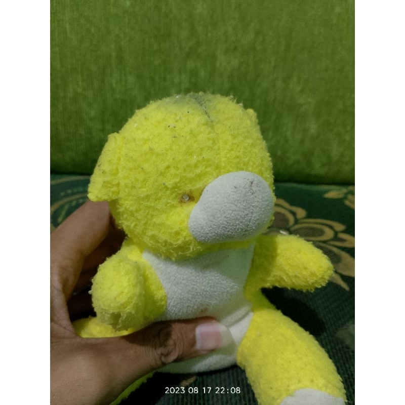 boneka imut bekas