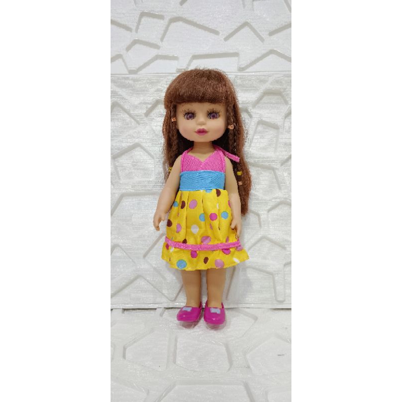 Boneka rambut panjang