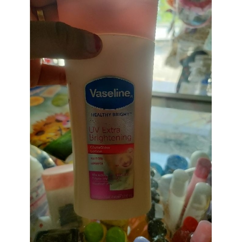VASELINE UV EXTRA BRIGHTENING