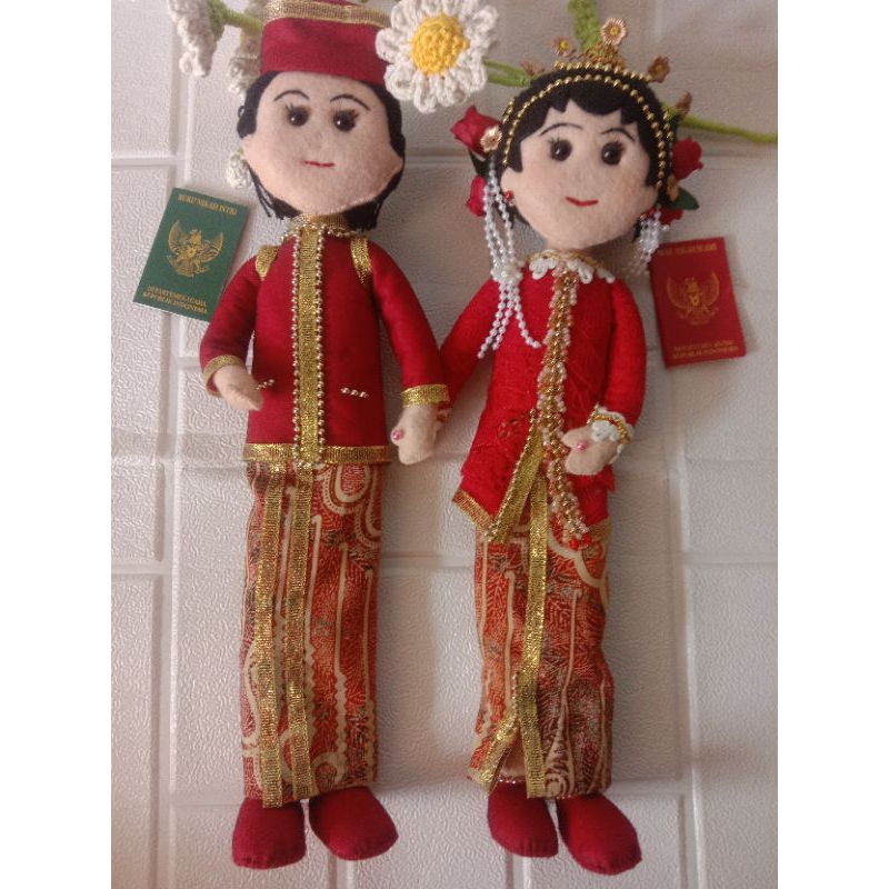 Boneka pengantin kain flanel