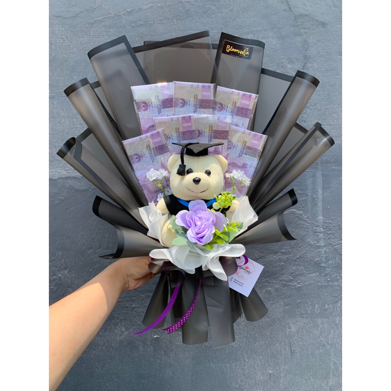 Buket boneka wisuda plus uang