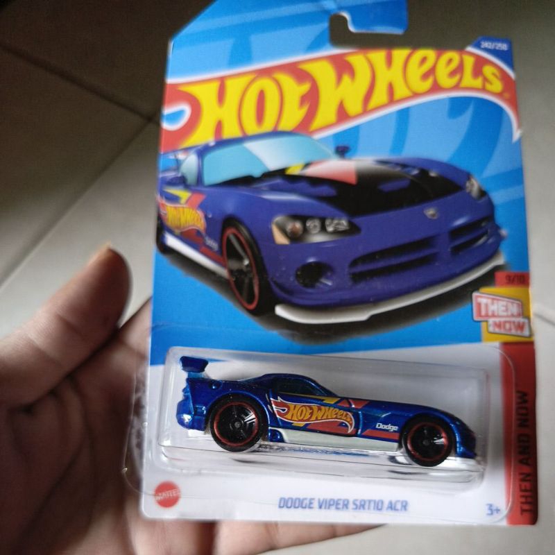 hot wheels dodge viper SRT10 ACR