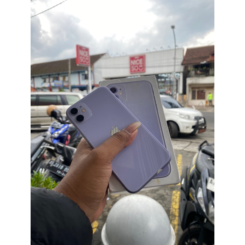 iPhone 11