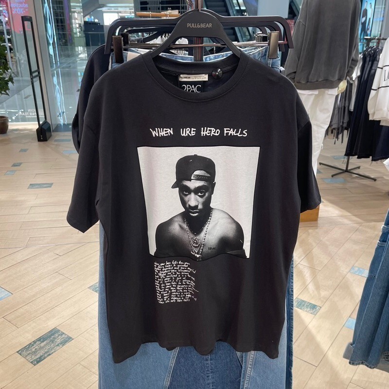 TSHIRT PULL&BEAR TUPAC / BLACK TEE / KAOS BRANDED PULL&BEAR