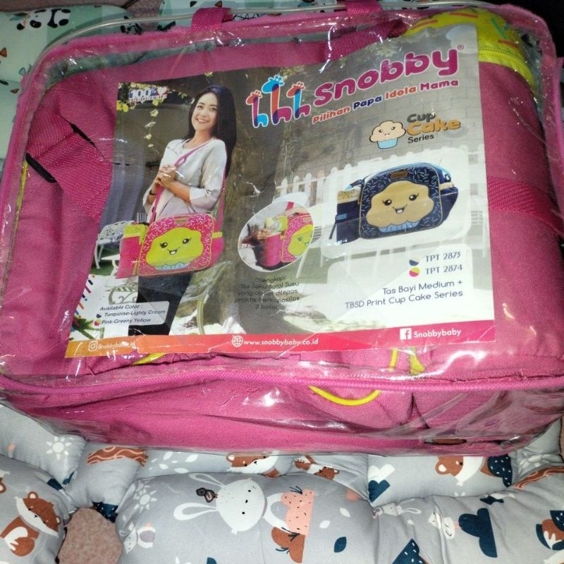 SNOOBY TAS MEDIUM TSBD CUP CAKE SERIES