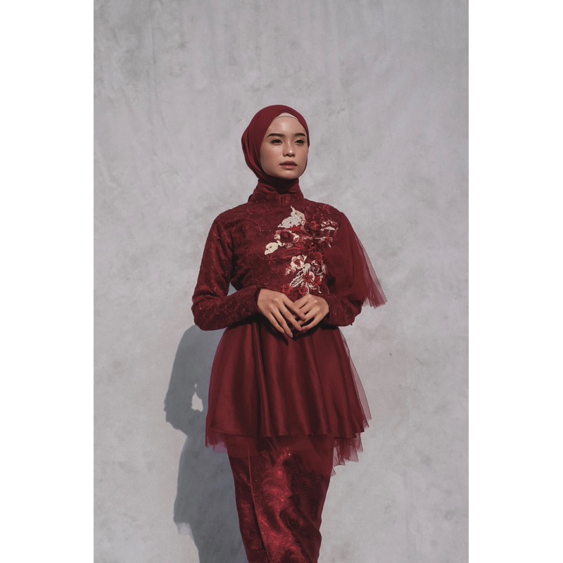 PEPLUM PARISA MAROON