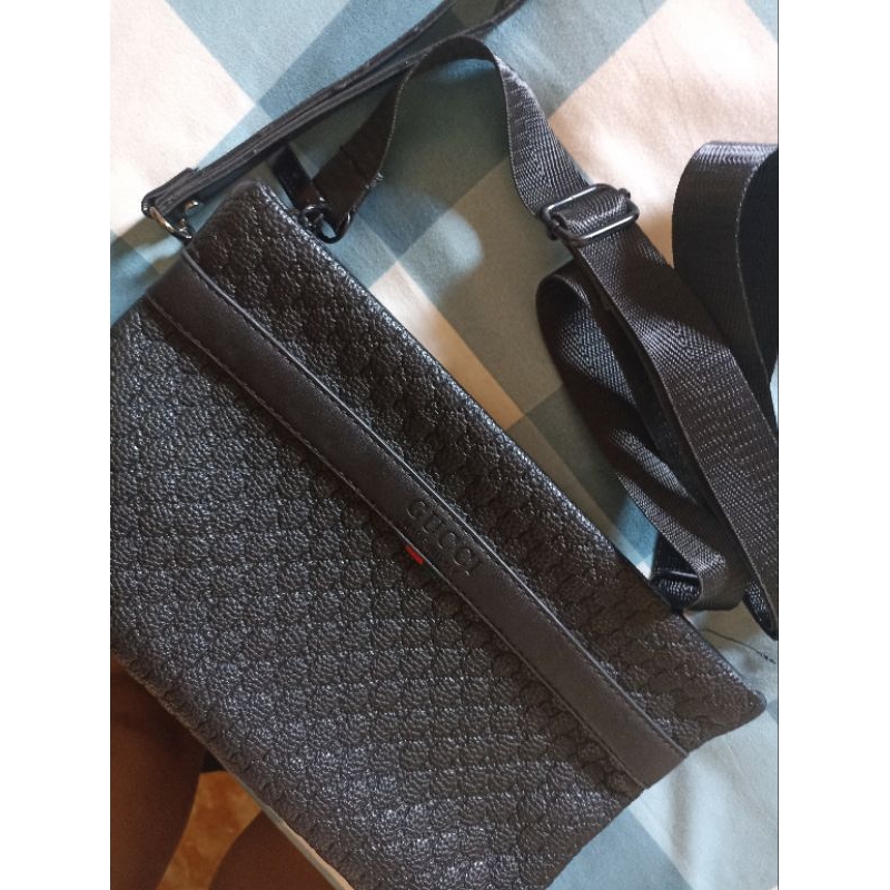 Pouch guci