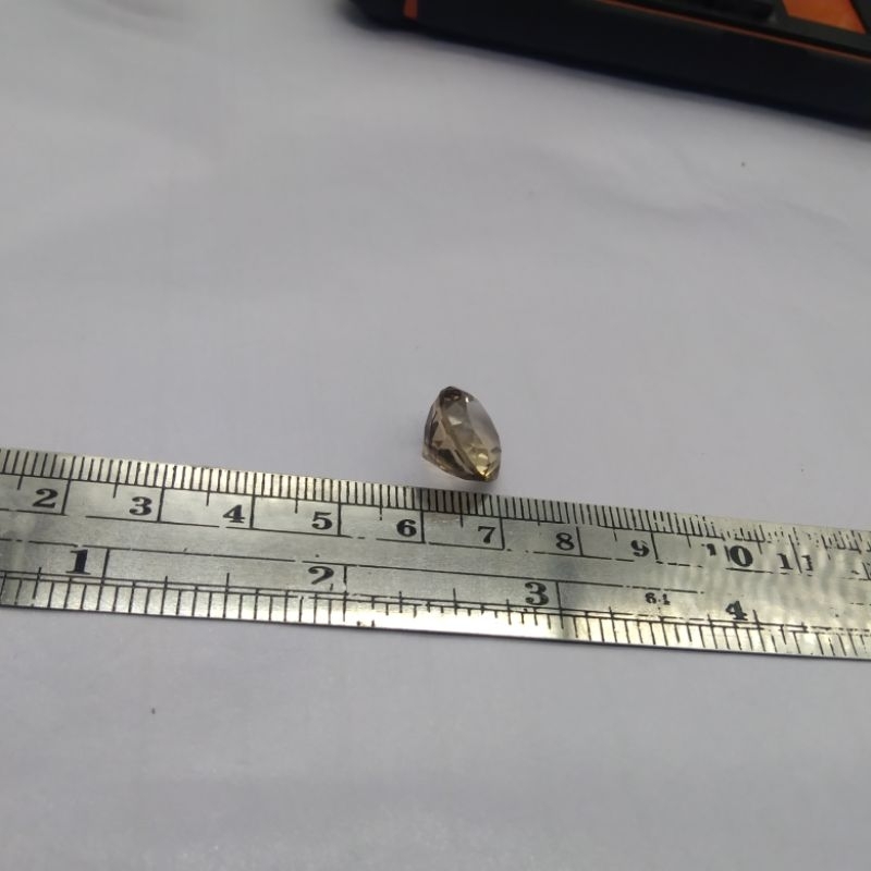natural topaz. 11ct+