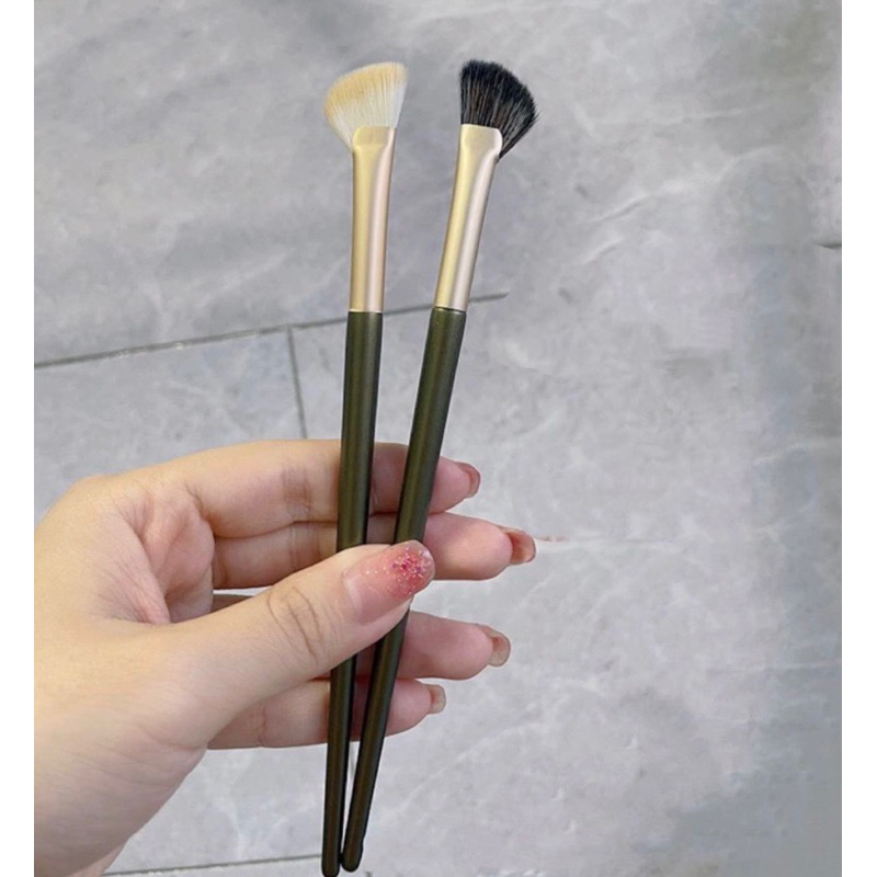 brush nose / kuas hidung