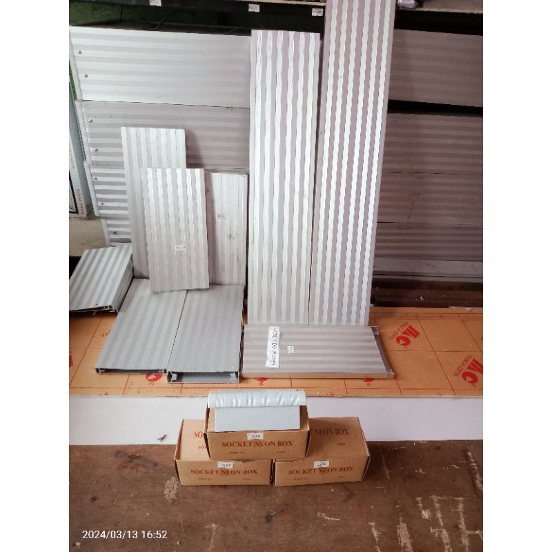 Rangka Almunium Neon Box Profil