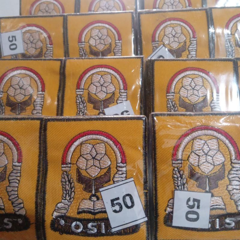 ATRIBUT SEKOLAH OSIS SMP