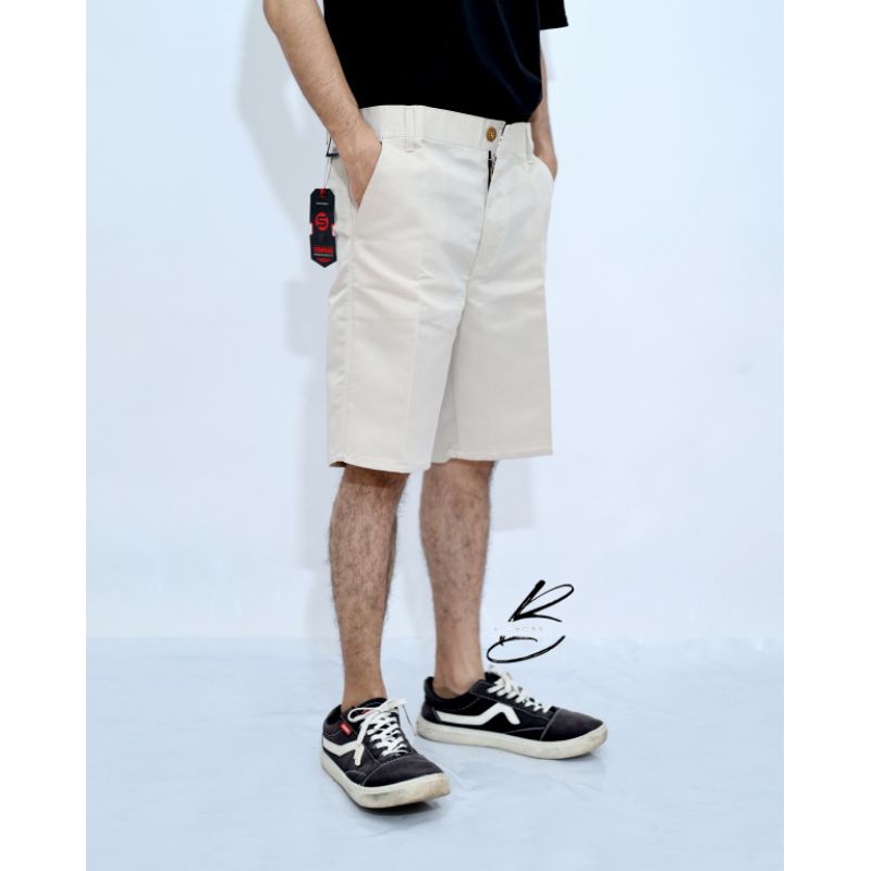 Celana Chino Pendek Pria