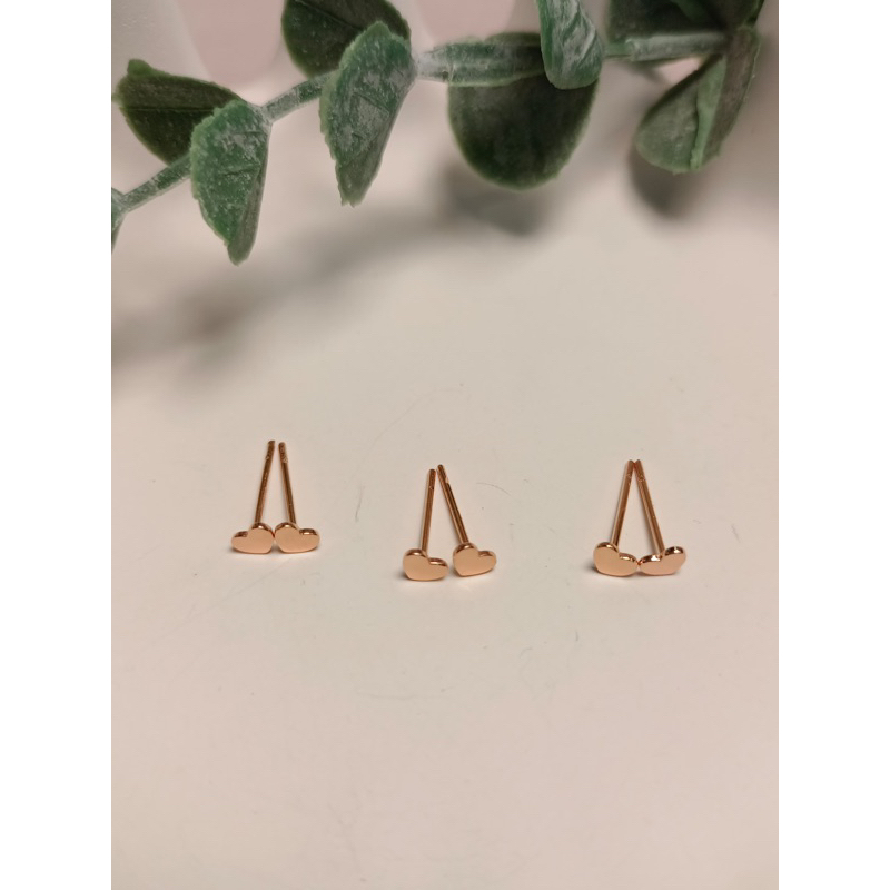 Anting Stud Love