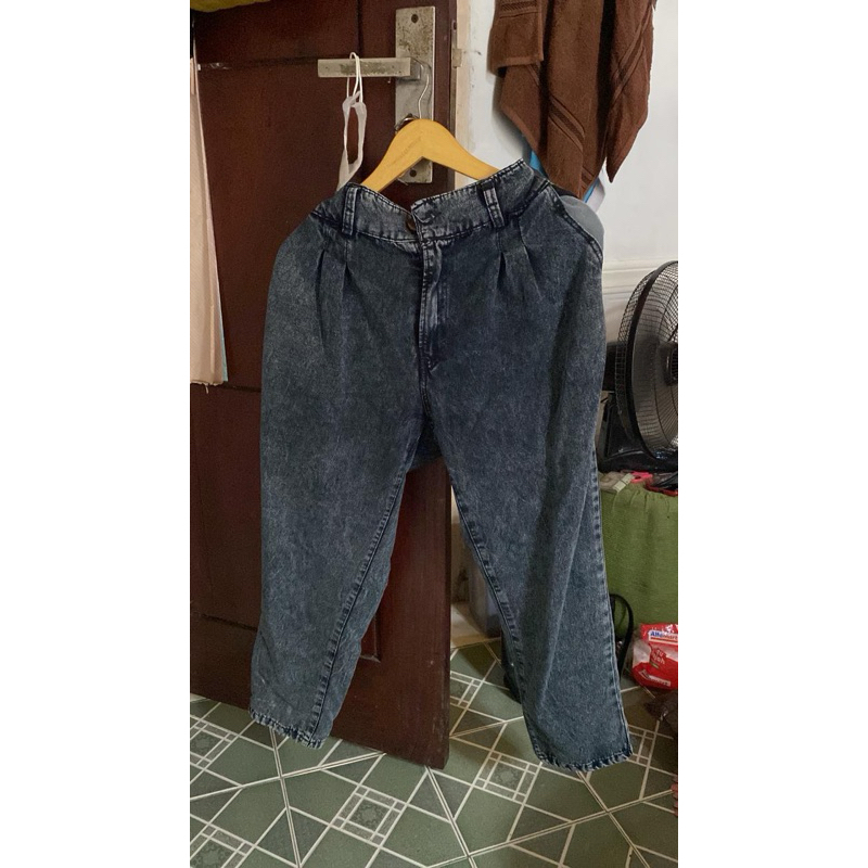 Sweater rajut Preloved