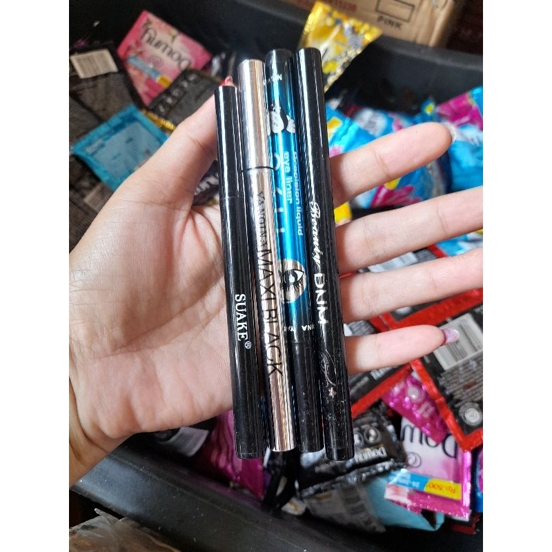 EYELINER RANDOM