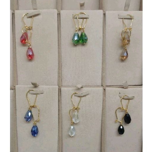 Anting kristal lapis emas