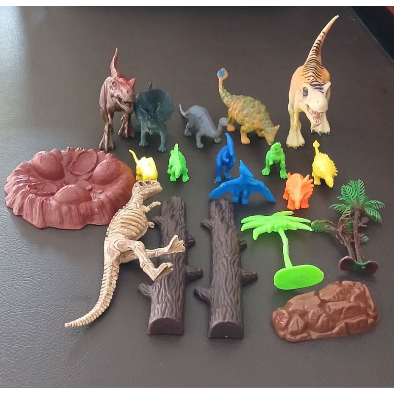 mainan dinosaurus