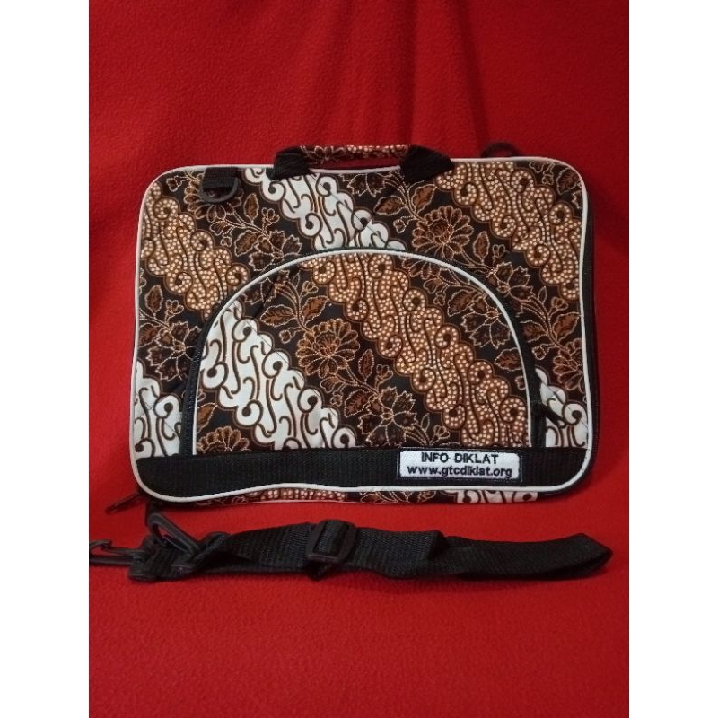 Tas laptop batik 16 "