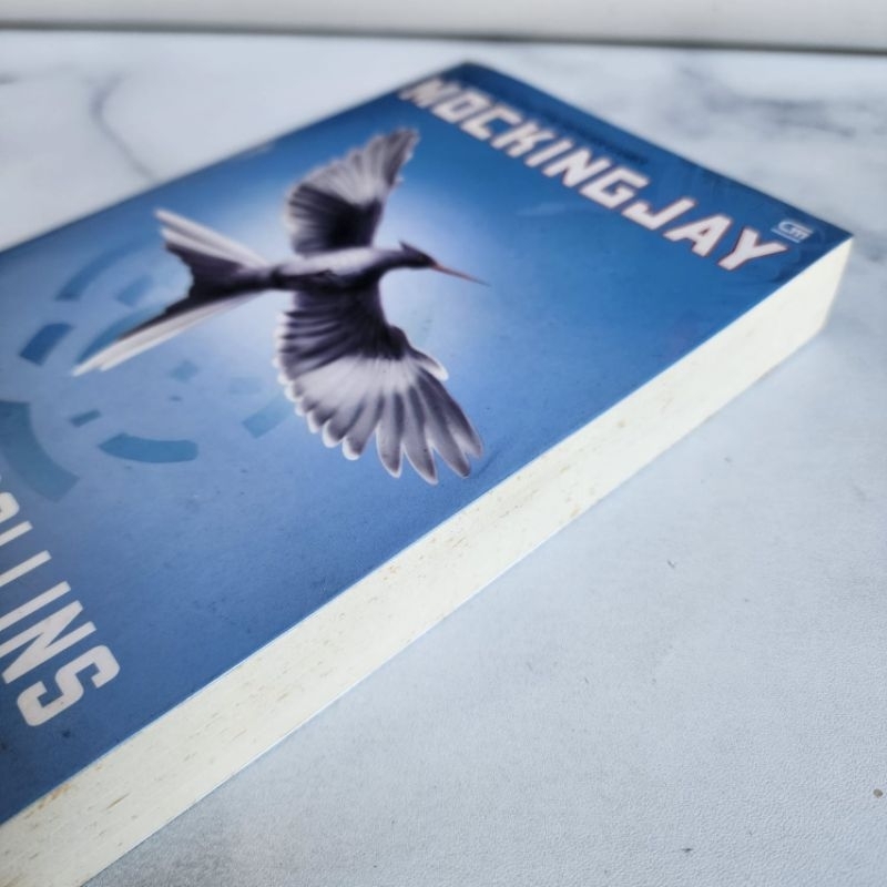 Buku Novel Mockingjay Gramedia