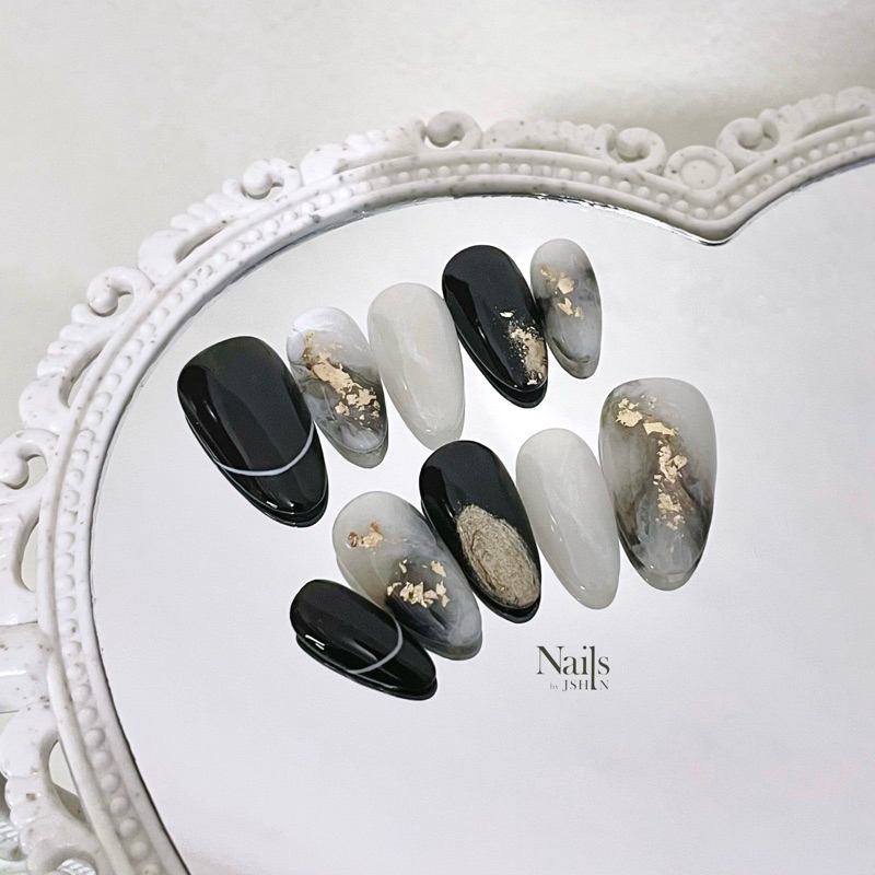 Black & White Marble Press on Nails
