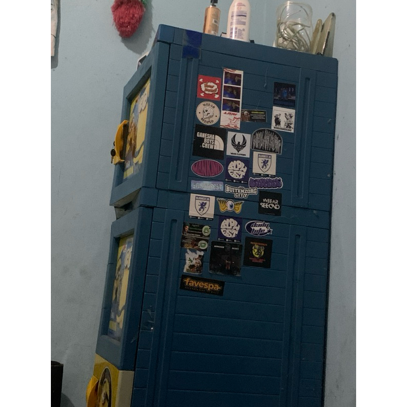 lemari minion