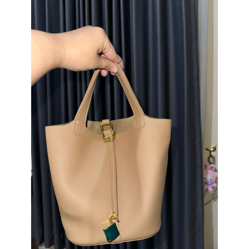 PICO BUCKET BAG