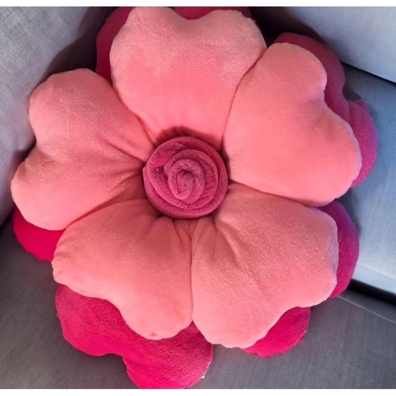 Bantal Bunga Sofa Love diameter 45cm
