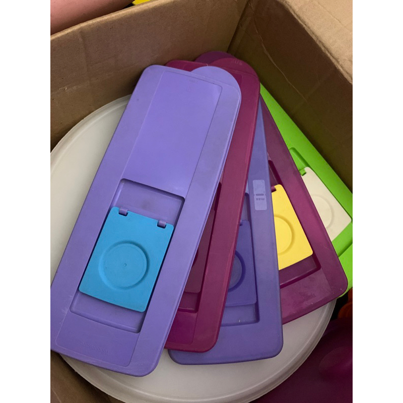 TUPPERWARE SECOND PRELOVED TUTUP ICE TRAY