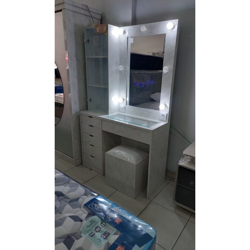 Meja Rias Hpl