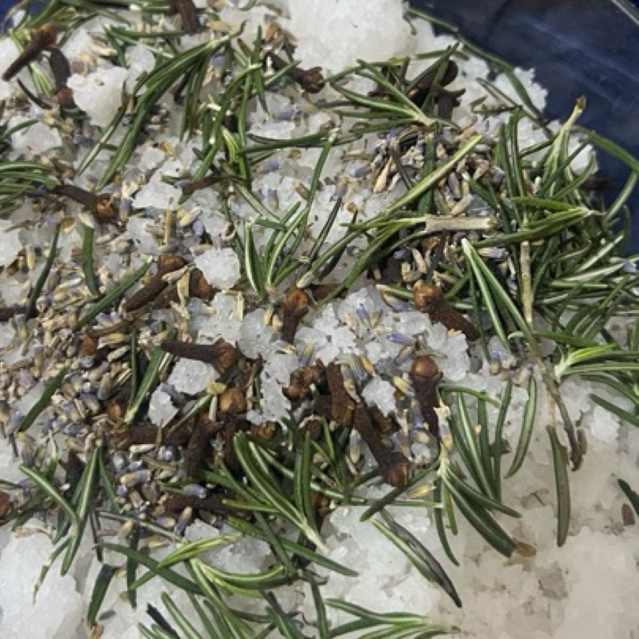 Clove Island Bath Salt