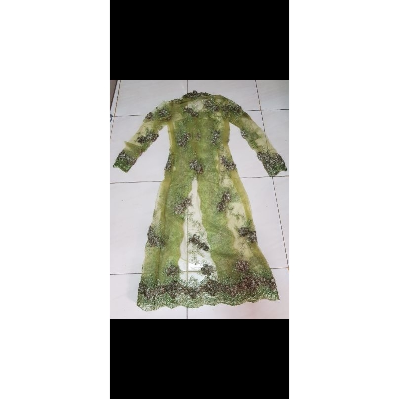 Kebaya ukuran M